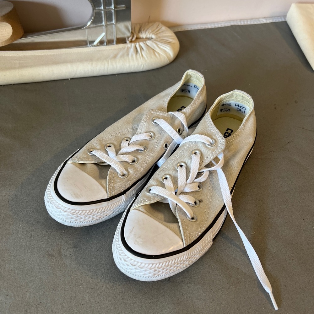 Beige Low top Converse
